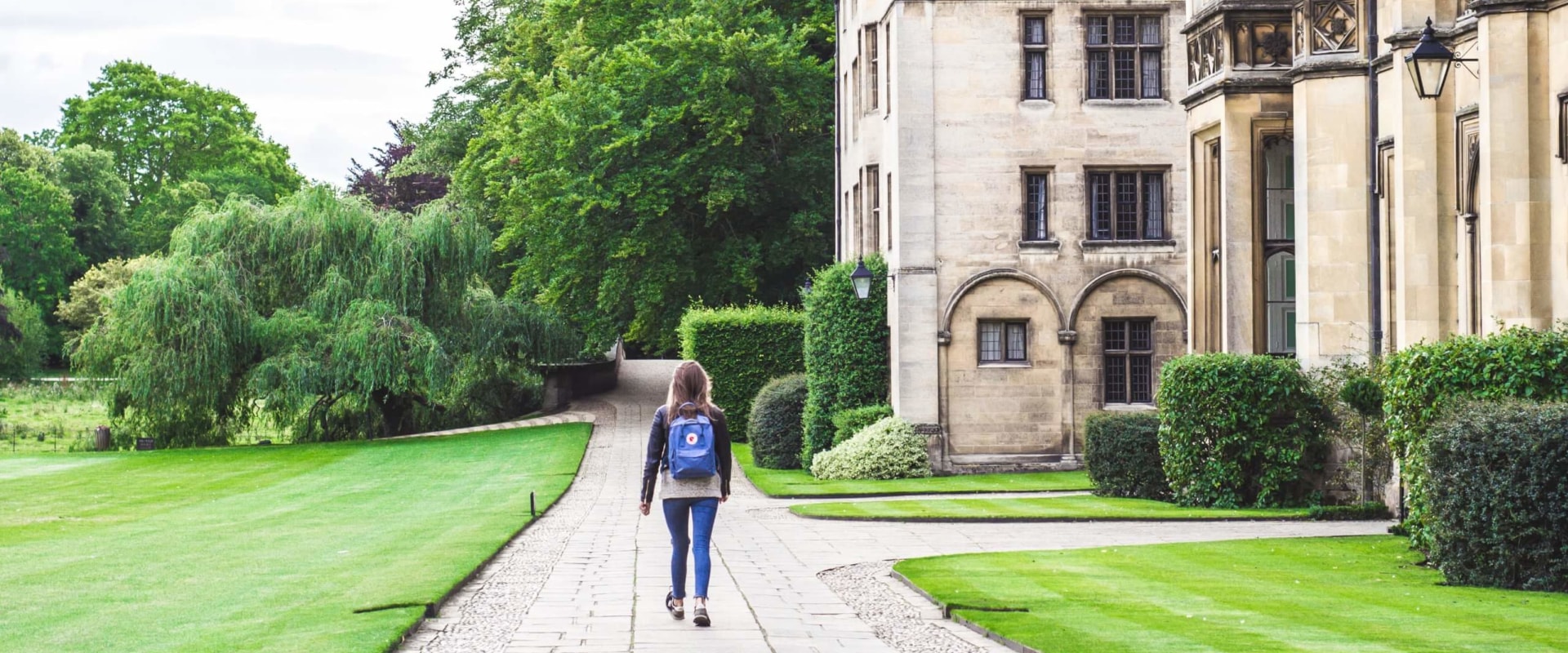 How to Effectively Use Reviews and Rankings for Choosing the Right UK School or University