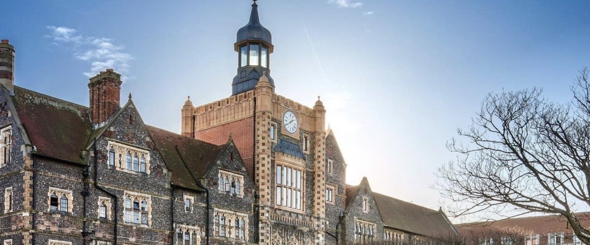 A Comprehensive Guide to UK Independent School and University Admissions