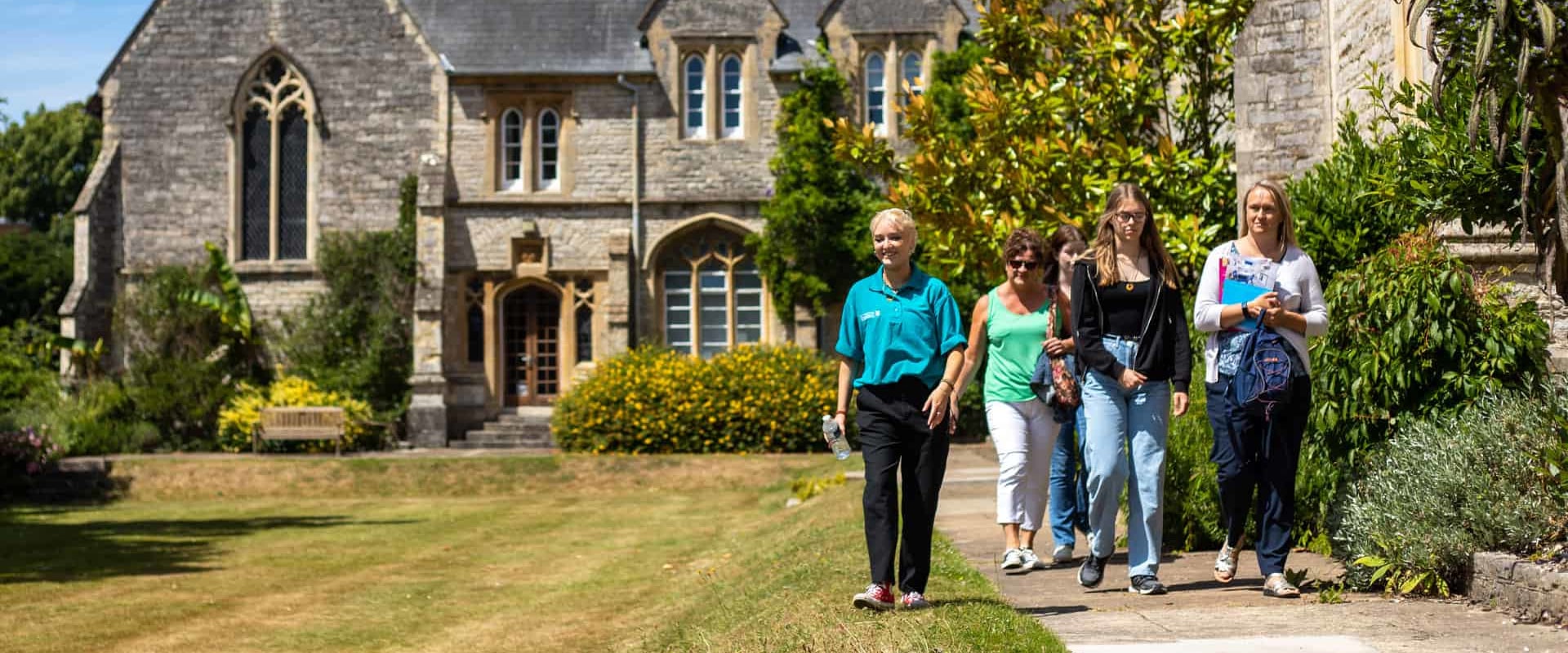 Visiting Campuses and Attending Open Days: A Guide to Choosing the Right School or University